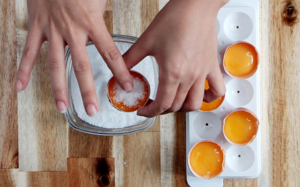 Làm trứng muối siêu tốc
