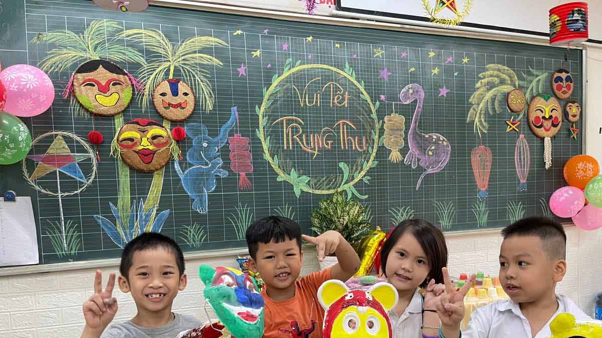 Mẫu trang trí Tết Trung Thu bằng bảng