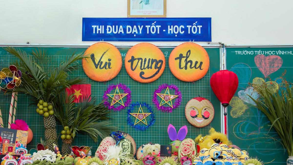 Mẫu bảng trang trí Tết Trung Thu