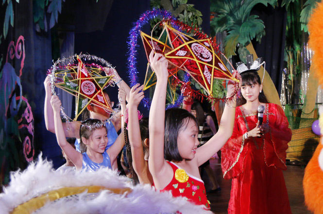 Hình ảnh rước đèn đẹp