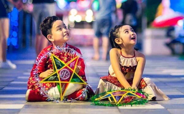 Ảnh bé đón Tết Đoàn Viên