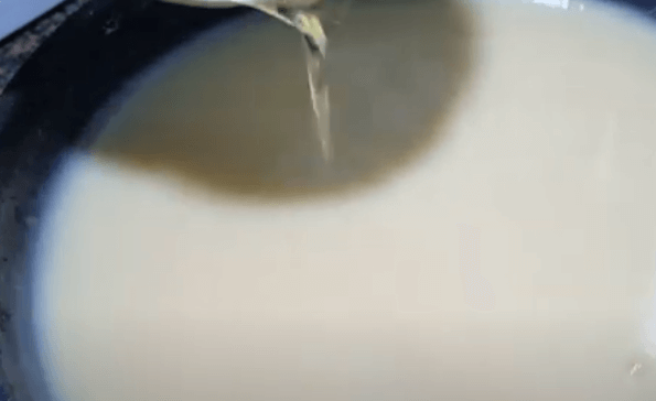 Thêm dầu ăn vào đậu xanh