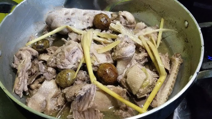 Om thịt vịt với sấu và nước dừa