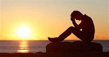 Thơ buồn ngắn 2 câu, thơ 2 câu tâm trạng buồn hay nhất